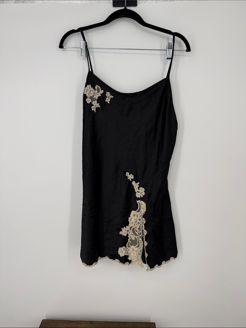 Vtg Victoria’s Secret Black Slip Dress with Cream Lace Trim size Large